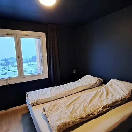 In Out 2bdr Apartment *