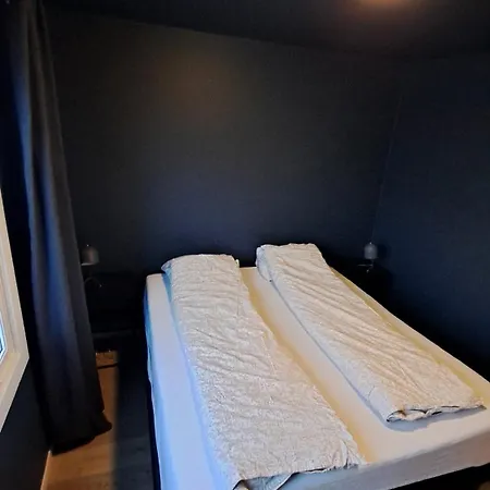 In Out 2bdr Apartment