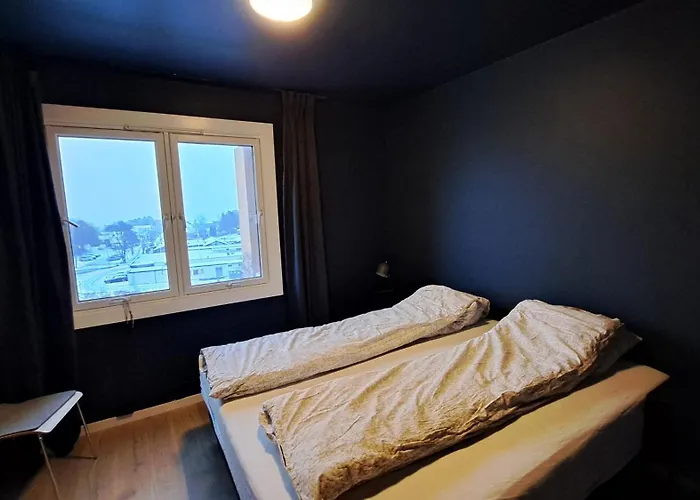 In Out 2bdr Apartment *