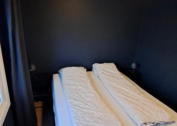 In Out 2bdr Apartment