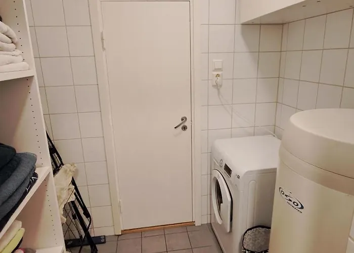 In Out 2bdr Apartment *